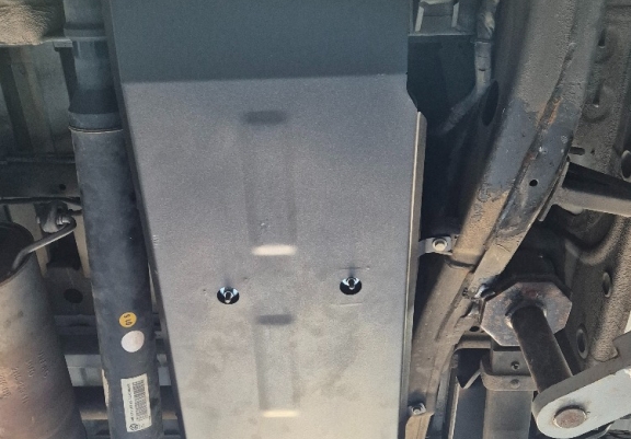 Protector del deposito de combustible Volkswagen Amarok - Solo para versiones sin Protectores de fábrica