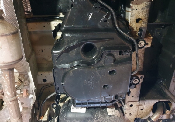 Protector del deposito AdBlue Ford Transit - 4X2