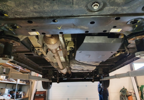 Protector del deposito AdBlue Ford Transit - 4X2