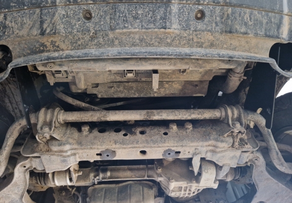 Protector de aluminio del radiador Nissan Navara D40